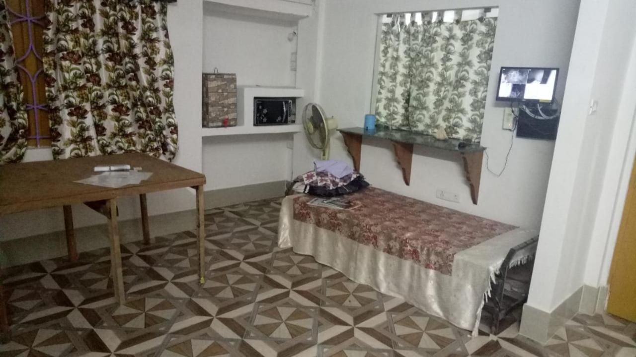 Vamoose S Das Homestay Агартала Экстерьер фото