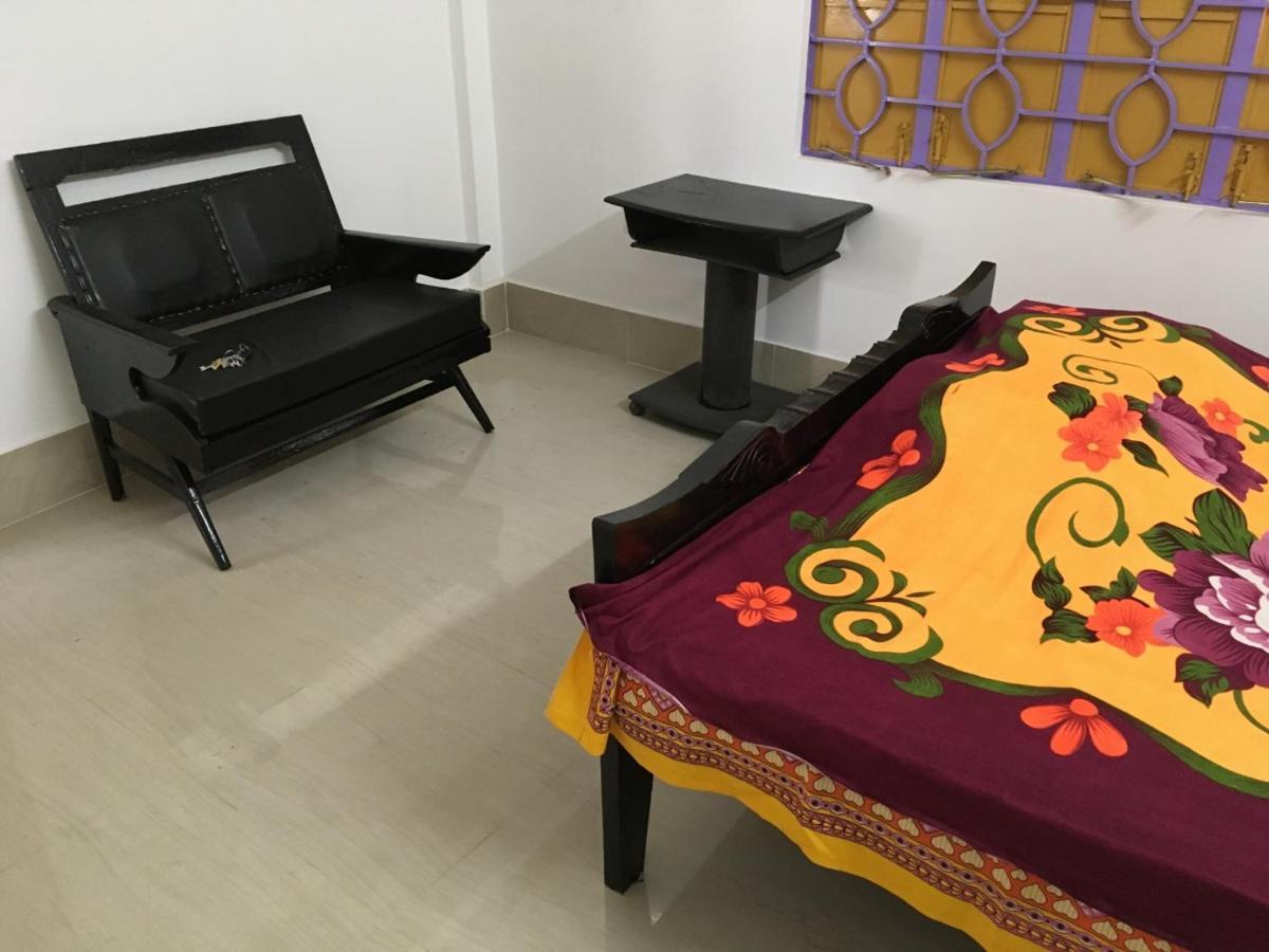 Vamoose S Das Homestay Агартала Экстерьер фото