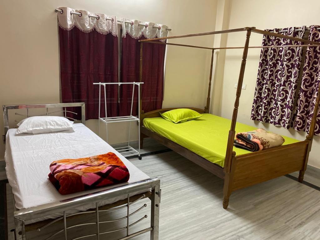 Vamoose S Das Homestay Агартала Экстерьер фото